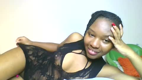 Snapshot of swit_candy chatting on June 2026 04:28:02 PM Candy online show from June 2026 04:28:02 PM