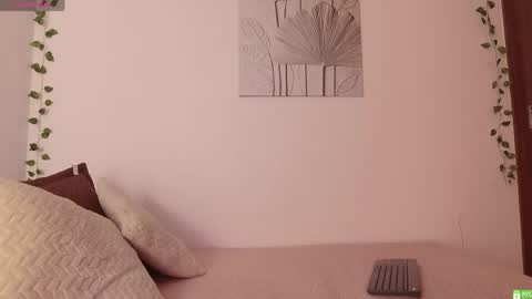 Snapshot of swt_helen chatting on April 2026 07:10:01 PM Helen online show from April 2026 07:10:01 PM