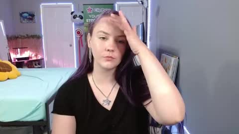 Snapshot of syndica chatting on May 2026 09:42:01 PM Jennah online show from May 2026 09:42:01 PM