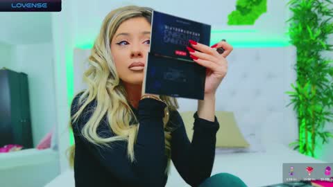 Arianna online show from December 2024 01:35:01 PM