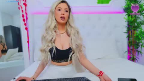 Arianna online show from March 2025 01:46:01 PM