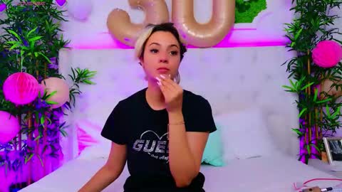 Arianna online show from September 2025 12:05:02 PM