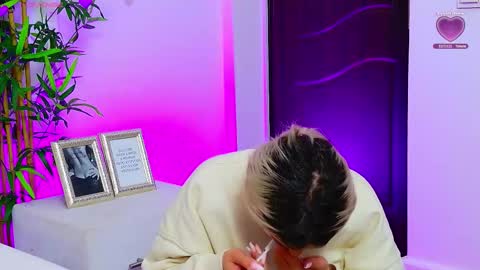 Arianna online show from September 2025 12:09:01 PM