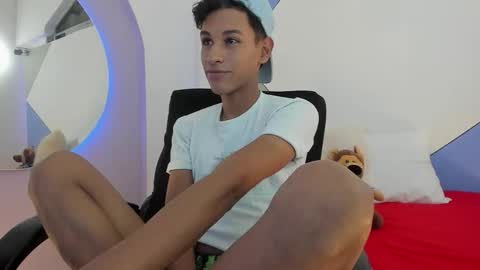 Tashi00 online show from February 2026 09:13:02 PM