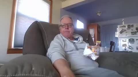 tacrunner66_ online show from April 2026 08:09:01 PM