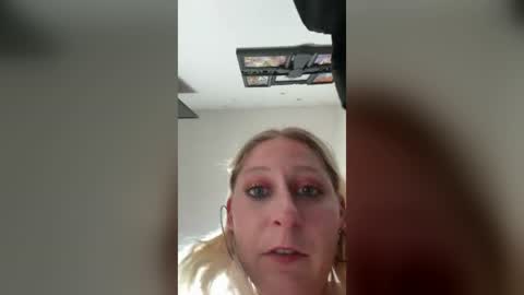 Snapshot of tailormepapi chatting on August 2026 03:23:02 AM tailormepapi online show from August 2026 03:23:02 AM
