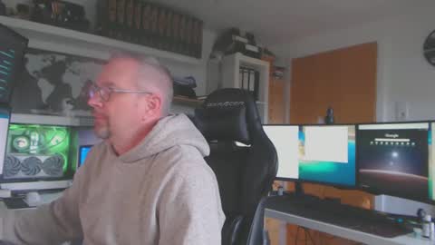 Snapshot of taipan6666 chatting on January 2025 12:30:01 PM Oliver online show from January 2025 12:30:01 PM