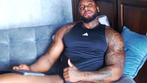 Tairon Tucke online show from December 2024 01:06:02 PM