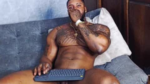 Tairon Tucke online show from February 2025 06:24:01 AM