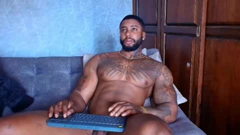 Tairon Tucke online show from February 2025 05:05:02 PM