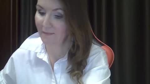 taisialucky77 online show from December 2025 04:59:02 PM