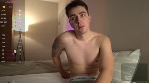 Taison online show from October 2025 07:31:01 PM