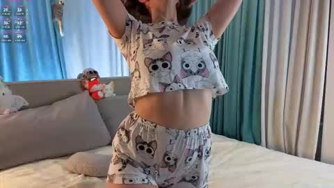 Molly online show from January 2026 02:04:01 AM