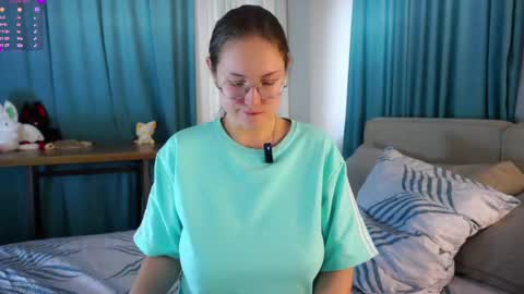 Molly online show from April 2026 04:46:01 AM