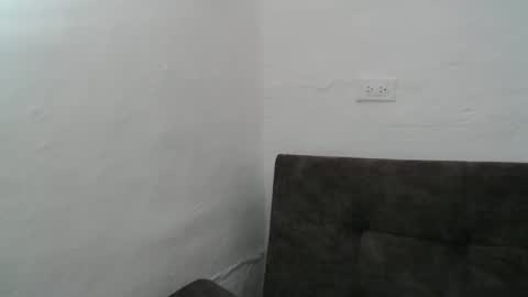 talhi_ online show from November 2025 03:40:02 AM