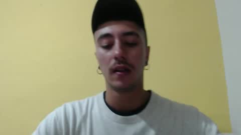 talhi_ online show from November 2025 02:01:01 AM