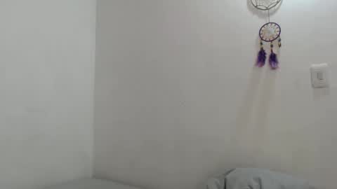 talhi_ online show from December 2025 06:03:01 PM