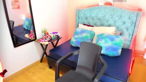 Talia Sky online show from April 2026 04:01:01 PM