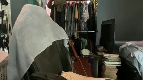 Snapshot of talktomebbzin chatting on April 2026 01:05:01 PM mrT online show from April 2026 01:05:01 PM