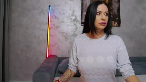 Tallida online show from November 2025 08:36:02 PM