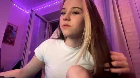 Kelly online show from May 2026 05:07:02 PM