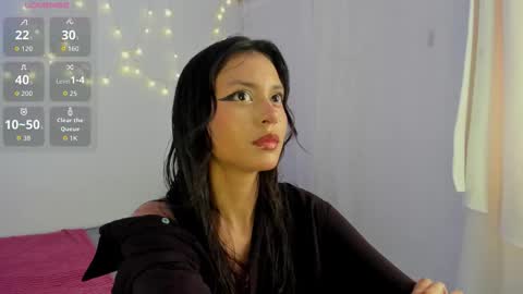 Tamy online show from December 2025 12:03:02 PM