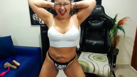 Snapshot of tamara_luaren chatting on May 2026 02:13:02 PM Tamara online show from May 2026 02:13:02 PM