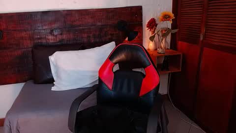    online show from December 2024 06:25:01 PM