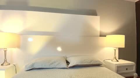 Tamy  online show from October 2025 12:15:02 PM