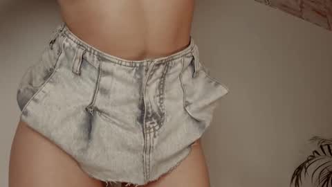 Snapshot of tamarathompsonn chatting on October 2025 05:07:02 AM Tamara. online show from October 2025 05:07:02 AM