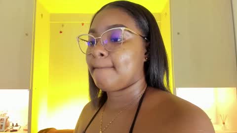 Tami online show from November 2025 08:53:01 PM