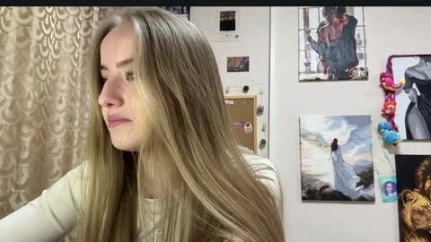 Snapshot of tamiecaimi chatting on April 2026 04:05:02 PM Karina online show from April 2026 04:05:02 PM