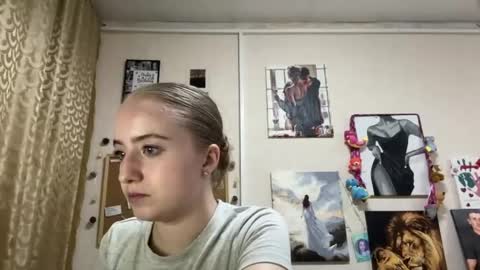 Snapshot of tamiecaimi chatting on April 2026 05:19:02 PM Karina online show from April 2026 05:19:02 PM