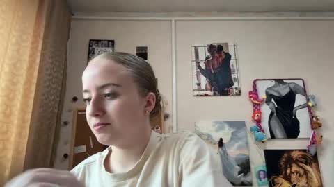 Snapshot of tamiecaimi chatting on April 2026 02:24:01 PM Karina online show from April 2026 02:24:01 PM