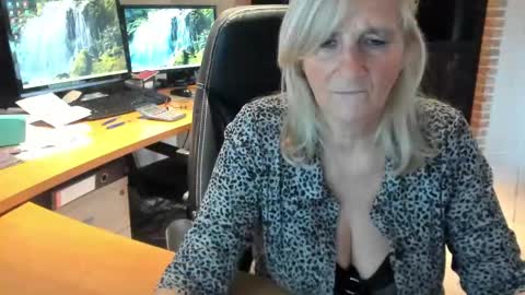 Tammy online show from December 2024 11:49:02 AM