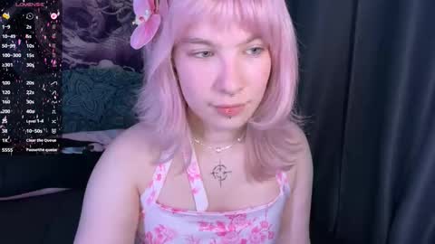 Lola online show from December 2025 07:10:01 PM