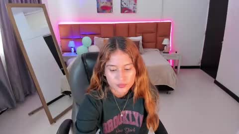 Snapshot of tamy_edwards chatting on April 2026 08:11:02 PM Tamy online show from April 2026 08:11:02 PM