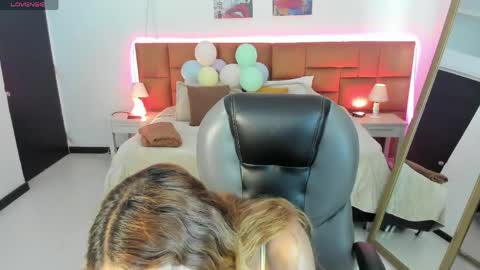 Snapshot of tamy_edwards chatting on May 2026 07:55:02 PM Tamy online show from May 2026 07:55:02 PM