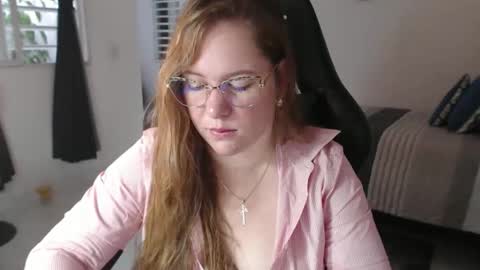 Snapshot of tamy_shine87 chatting on February 2026 09:13:02 PM Im Samy online show from February 2026 09:13:02 PM