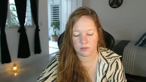 Snapshot of tamy_shine87 chatting on March 2026 05:28:01 PM Im Samy online show from March 2026 05:28:01 PM