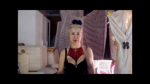 Milena online show from December 2025 11:46:01 PM