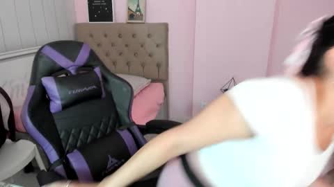 Tania  online show from December 2025 02:47:02 PM