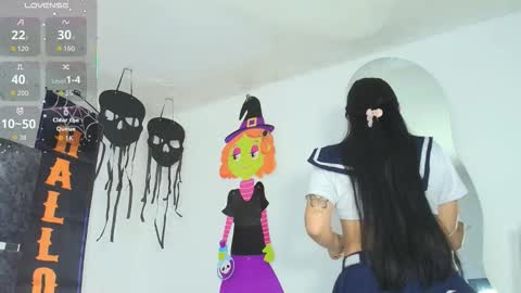 Tania online show from October 2025 10:05:02 AM