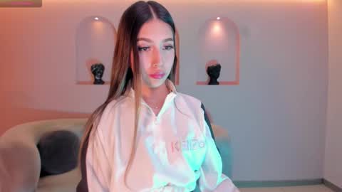 Tara Lawrence online show from December 2025 03:23:02 AM