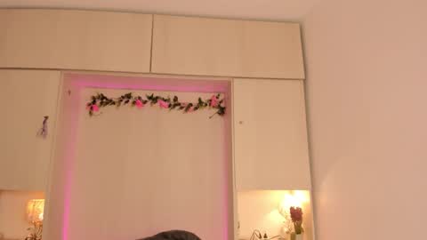  T A R A  online show from March 2026 04:16:02 AM