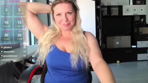 Snapshot of tasha__moon chatting on October 2025 10:24:01 AM Tasha  Moon online show from October 2025 10:24:01 AM