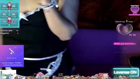 Snapshot of tashakai chatting on November 2025 06:54:01 PM TashaKai online show from November 2025 06:54:01 PM