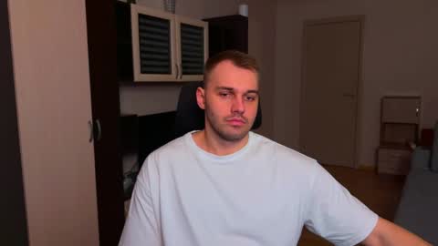 Snapshot of tasty_justin chatting on May 2026 08:26:02 PM My shows 2100500 UTC3 online show from May 2026 08:26:02 PM