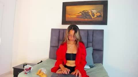 Snapshot of tatiana_valencia chatting on May 2026 02:25:01 PM Tati online show from May 2026 02:25:01 PM