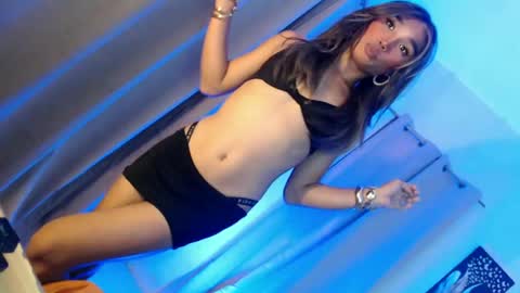 Snapshot of tatiana_wilton chatting on July 2026 04:33:02 PM ANDREA online show from July 2026 04:33:02 PM
